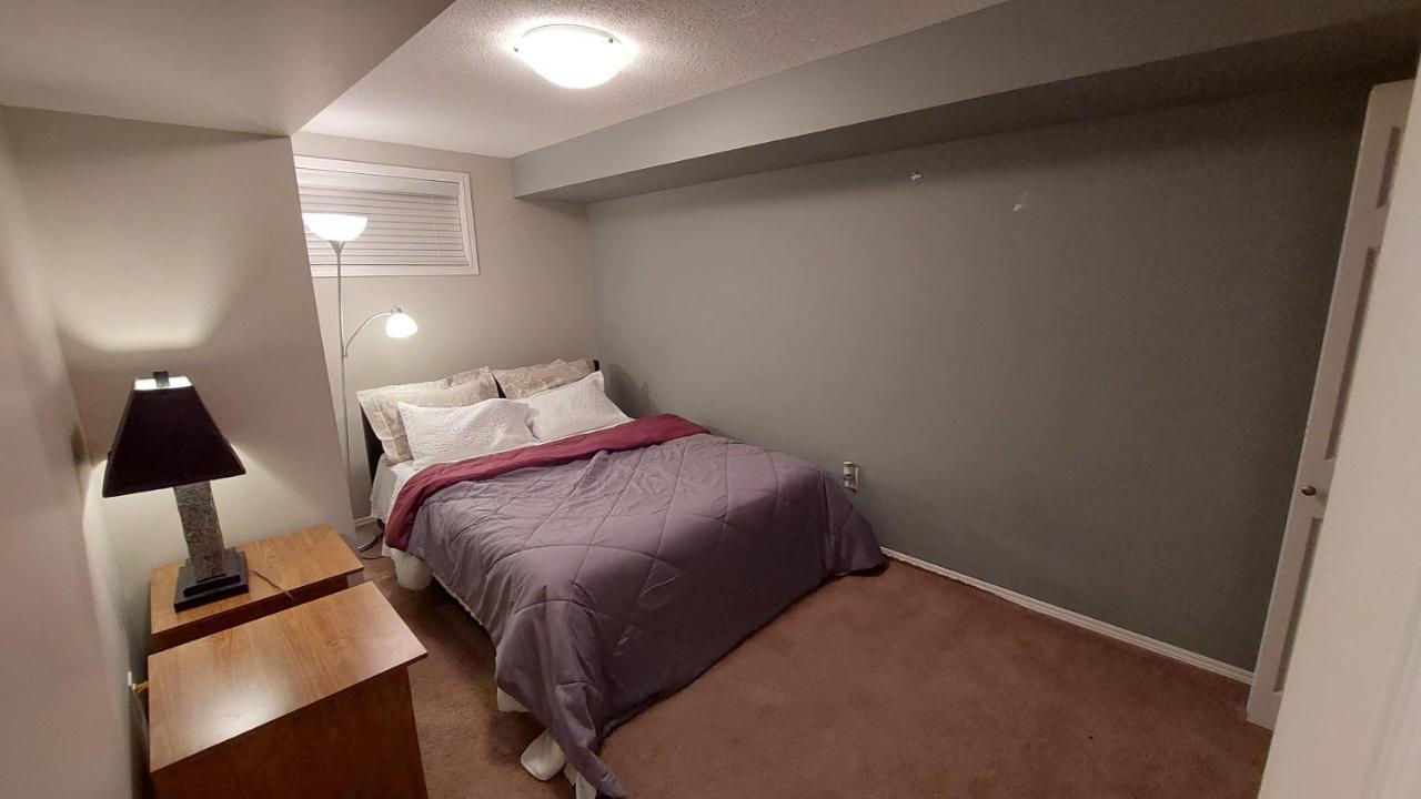 Lovely 1-Bedroom Basement Suite وينيبج المظهر الخارجي الصورة