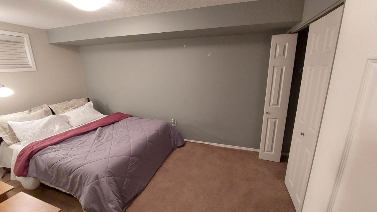 Lovely 1-Bedroom Basement Suite وينيبج المظهر الخارجي الصورة